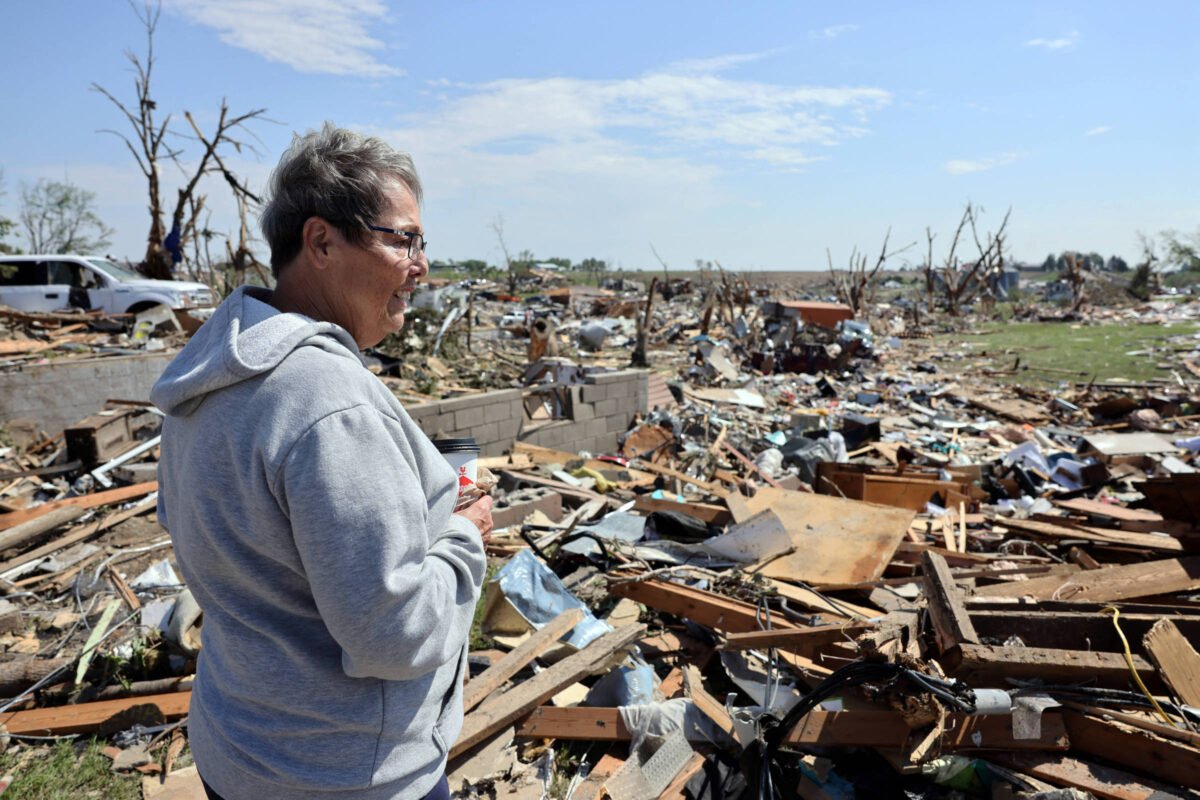 EUA: Tornado provoca 'várias mortes' e destruição em Iowa -