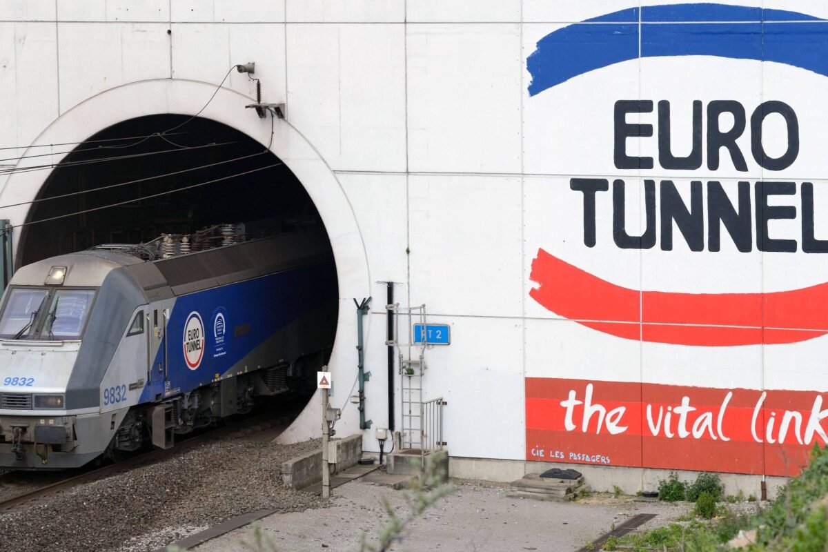 Eurotúnel, que liga França à Inglaterra, completa 30 anos -