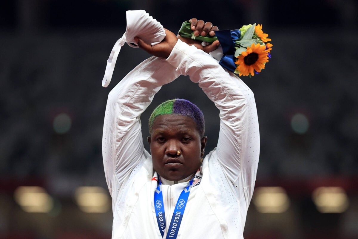Fifa sugere gesto global no combate ao racismo no futebol
