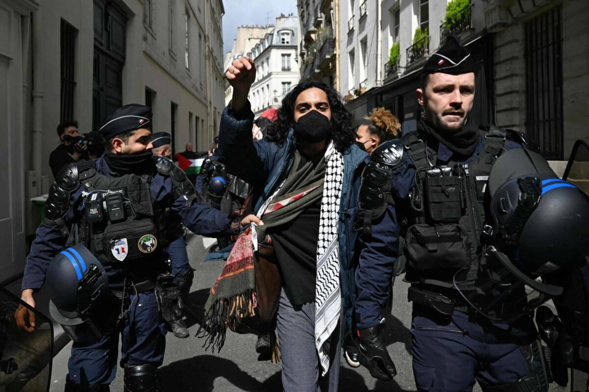 França: Polícia de Paris desocupa prédio da Sciences Po -