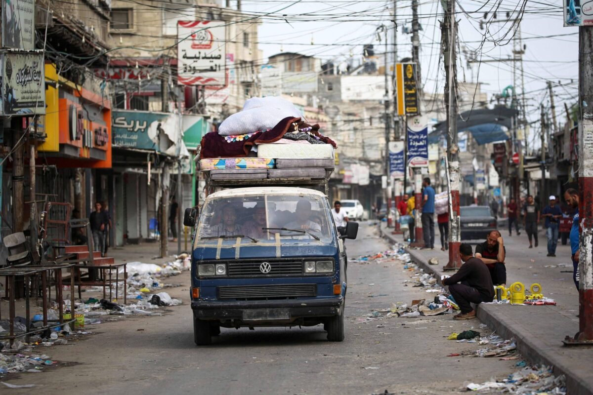 Israel ordena saída de mais pessoas de Rafah, em Gaza