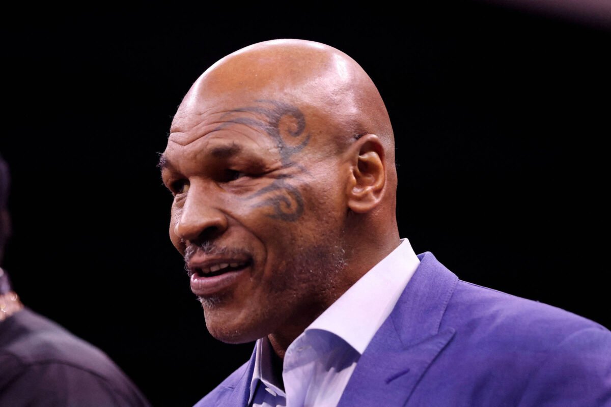 Mike Tyson passa mal em voo para Los Angeles -