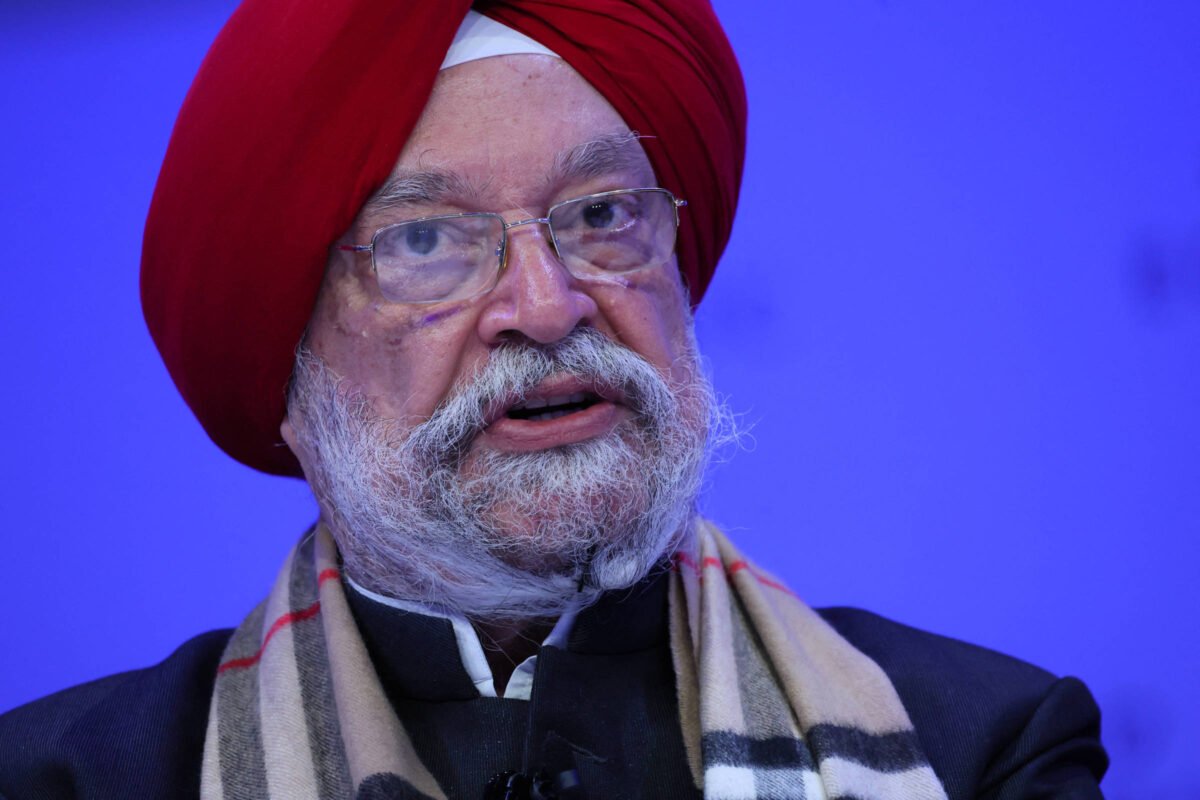 Modi não é de extrema direita, diz ministro da Índia
