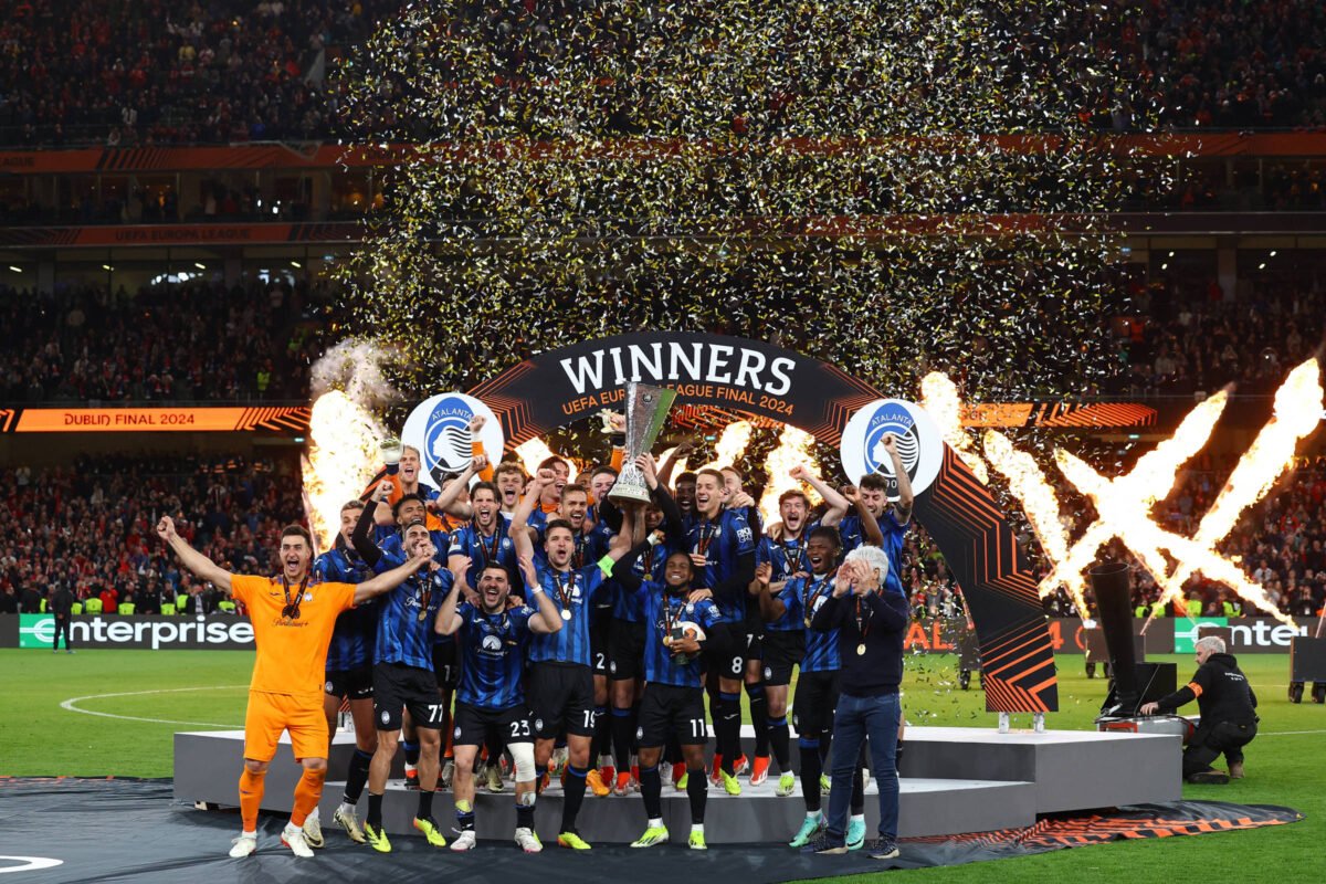 Nigeriano brilha, Atalanta derruba invencibilidade do Leverkusen e conquista Liga