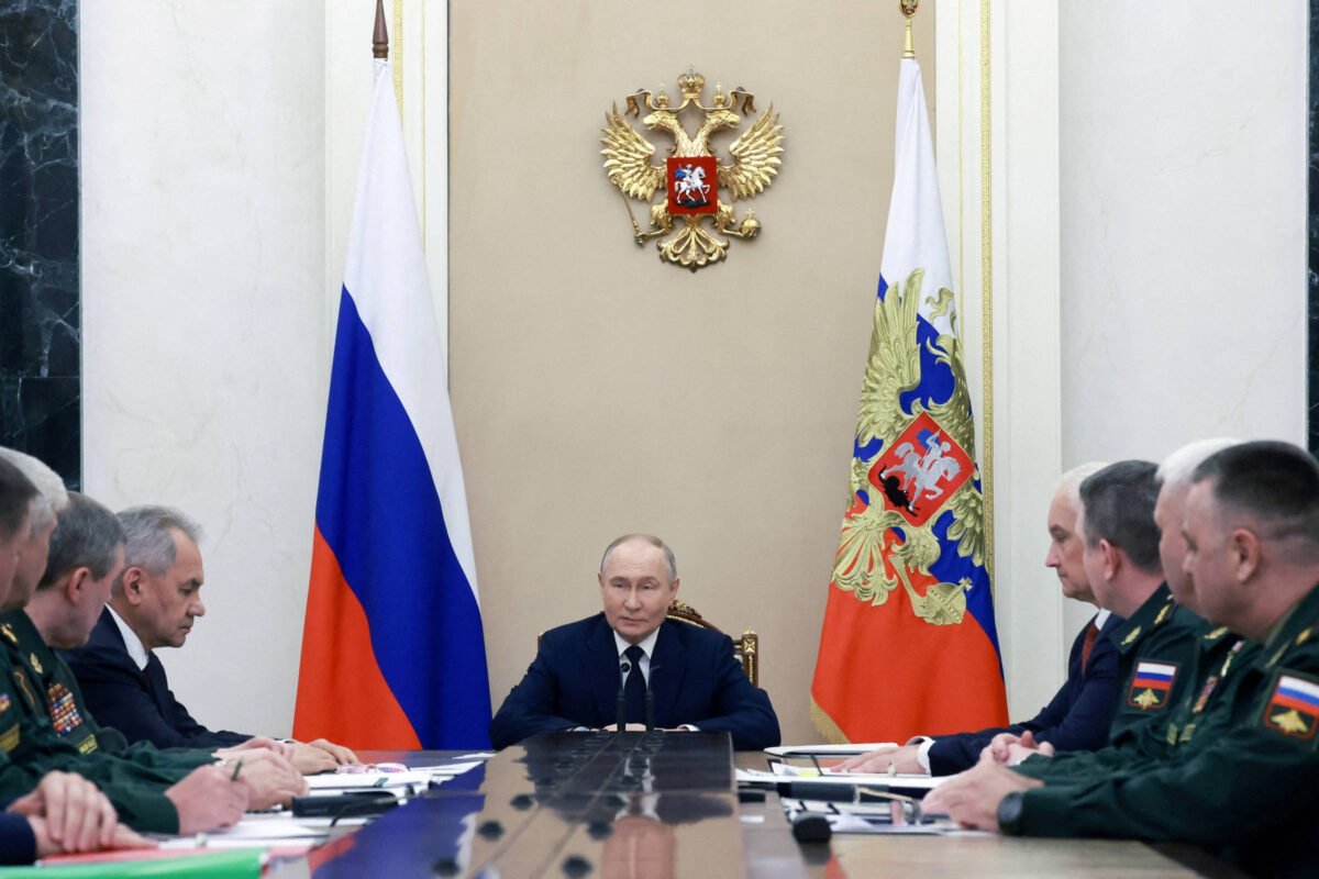 Podcast discute como a Rússia poria arma nuclear em órbita