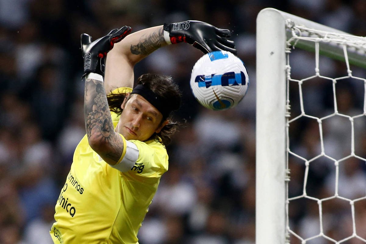 Pressão da família motiva saída de Cássio do Corinthians -