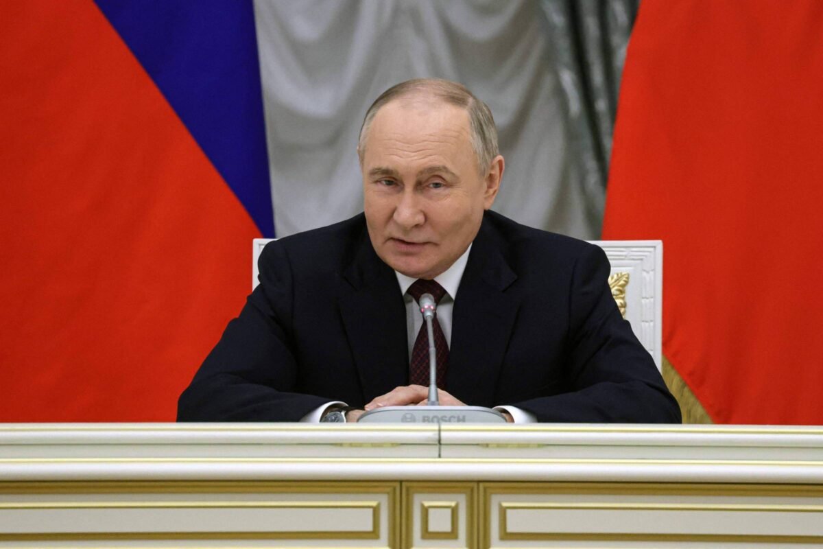 Putin diz que apoia 'esforços' de Xi por paz na