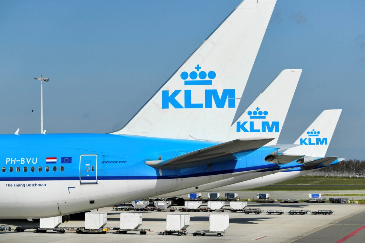 Avião com destino ao Rio retorna ao aeroporto de Amsterdã