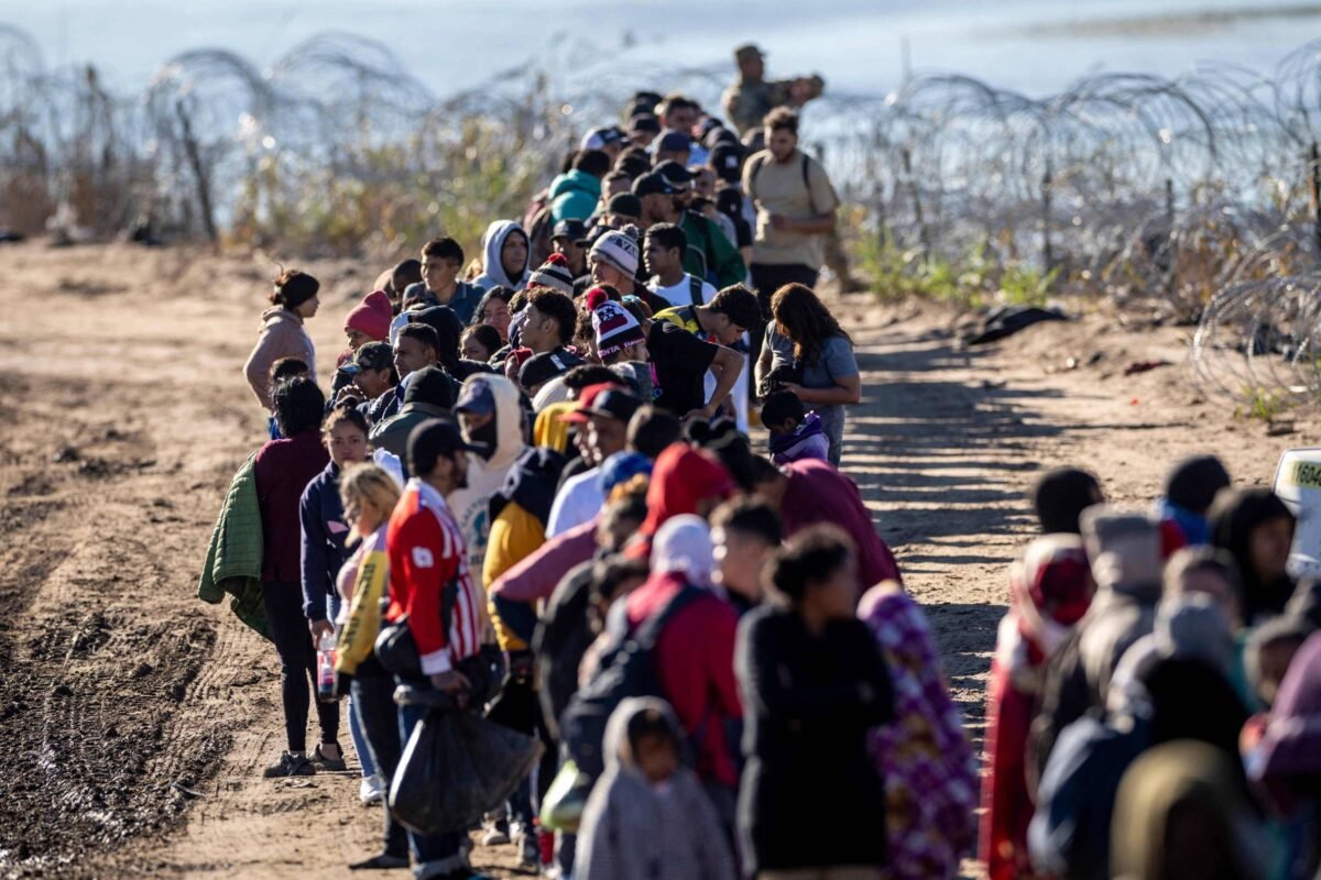 Biden endurece regras para entrada de imigrantes - 04/06/2024 -
