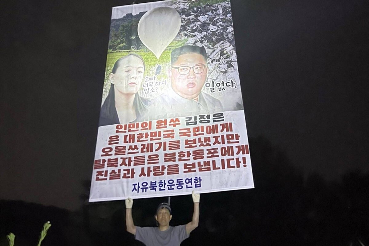 Coreia do Norte envia balões com lixo para Coreia do
