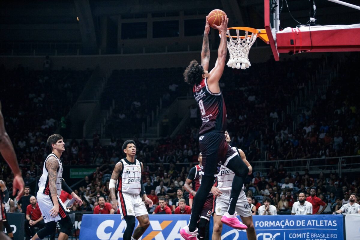 Franca conquista tri consecutivo do NBB e chega ao 45º