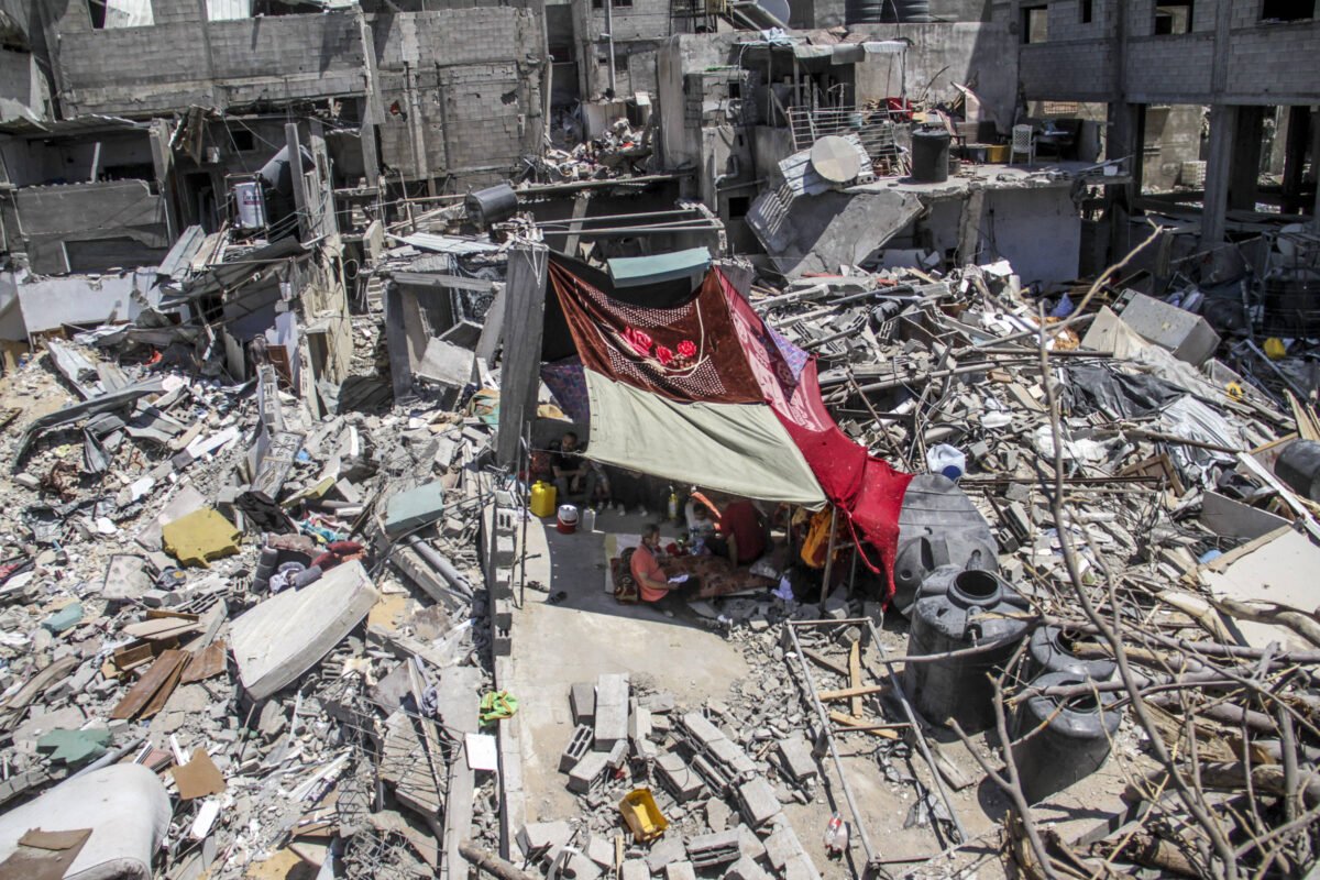 Israel ataca escola em Gaza; mídia fala em 27 mortos