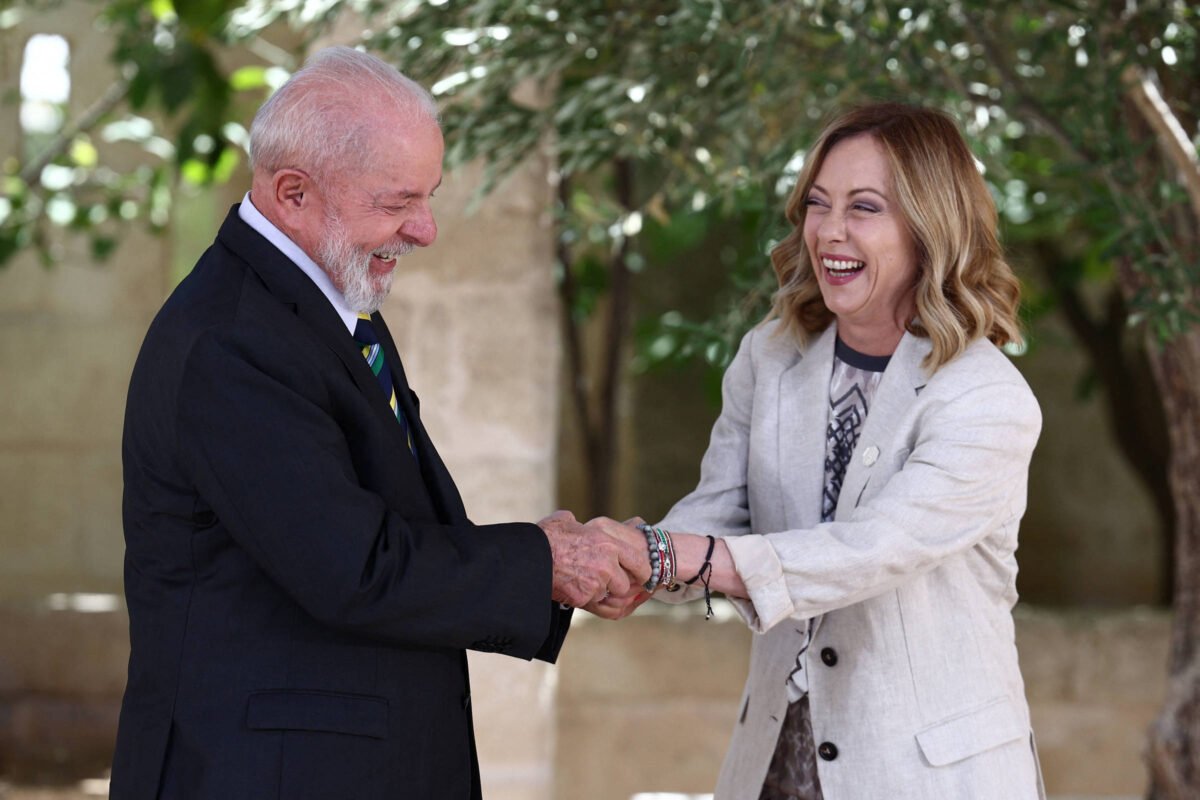 Lula chega a Itália para participar de cúpula do G7