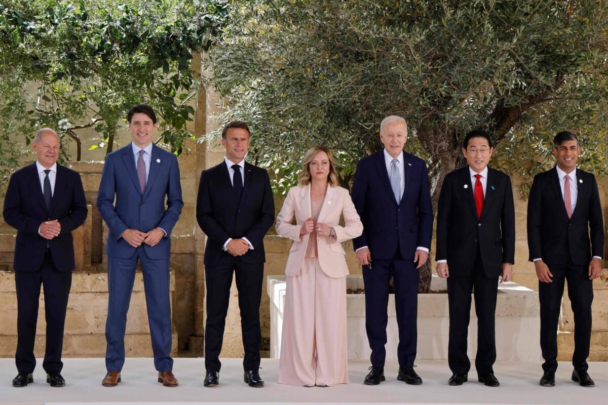 Lula não foi excluído de foto do G7 que mostra