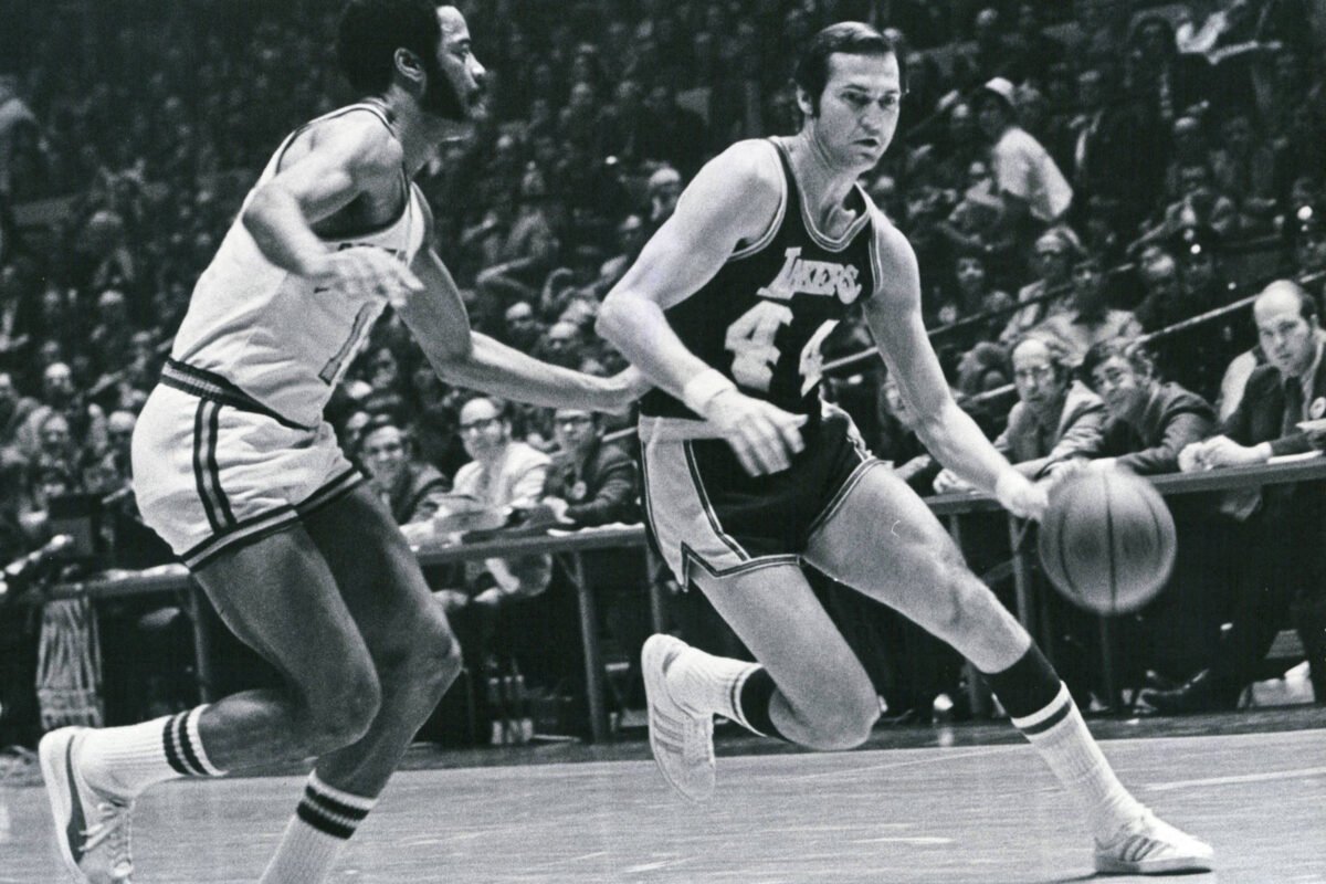 Morre Jerry West, 86, que inspirou o logo da NBA