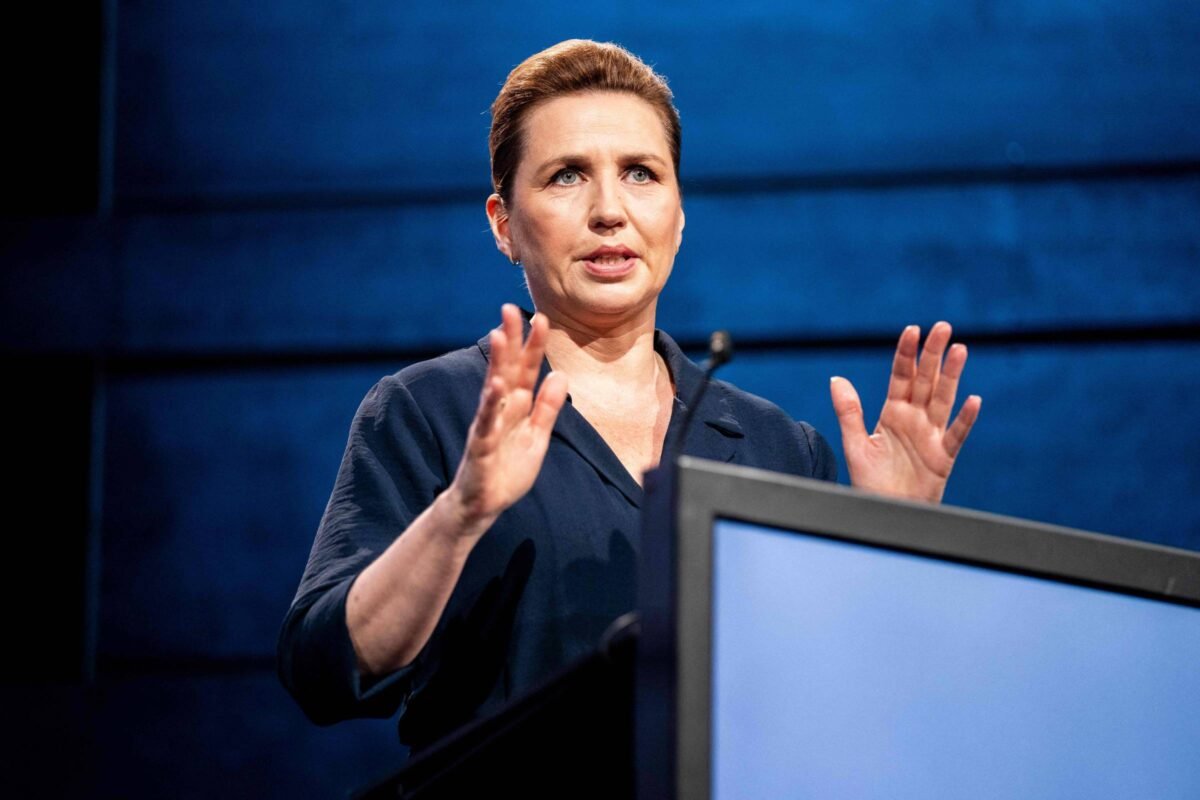 Primeira-ministra da Dinamarca é agredida em Copenhague - 07/06/2024 -