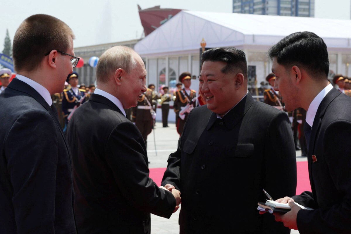 Putin, na Coreia do Norte, diz que a Rússia está