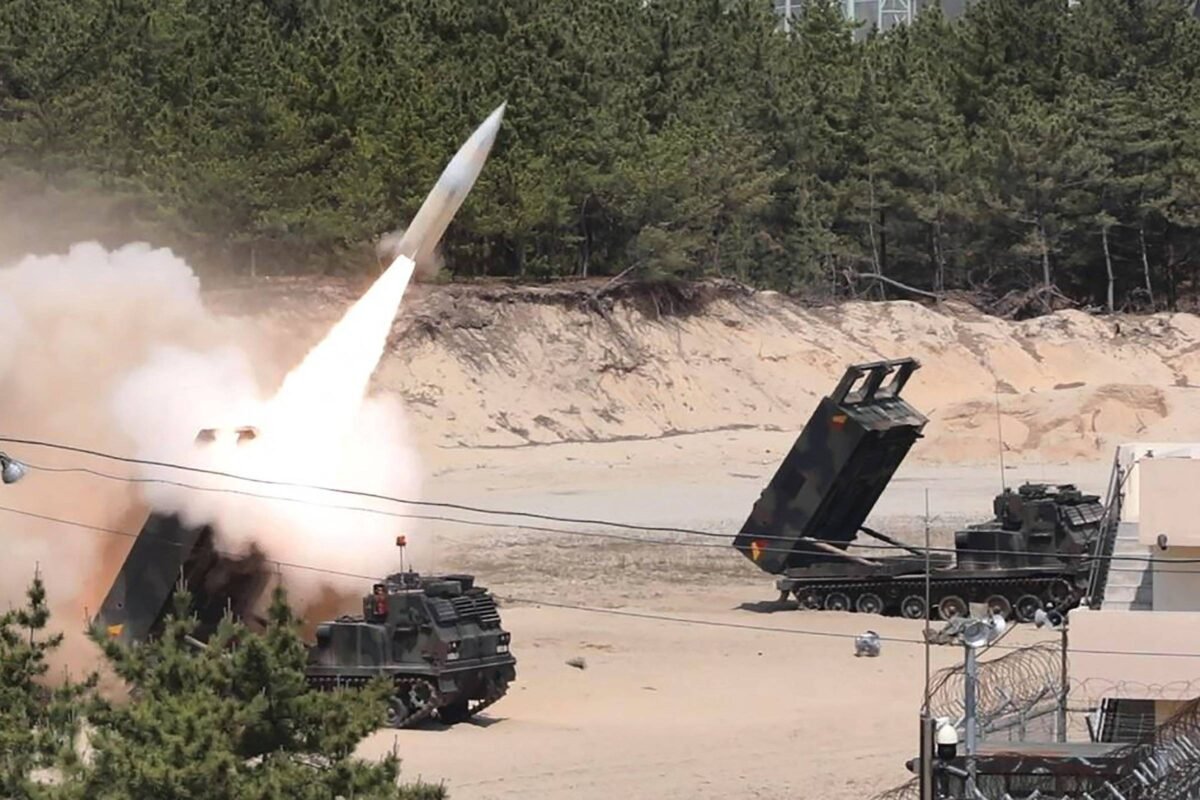 Rússia acusa EUA por ataque; Putin revisa doutrina nuclear -