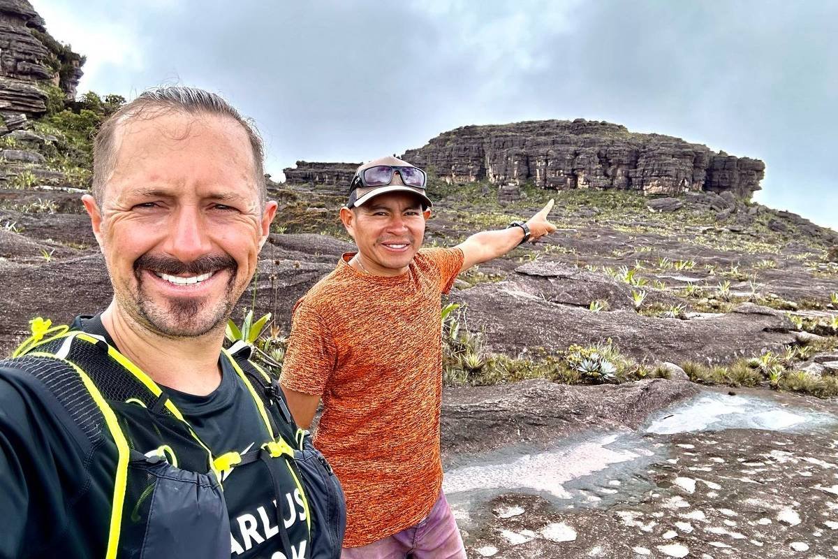 Ultramaratonista desafia o monte Roraima - 27/06/2024 - É Logo