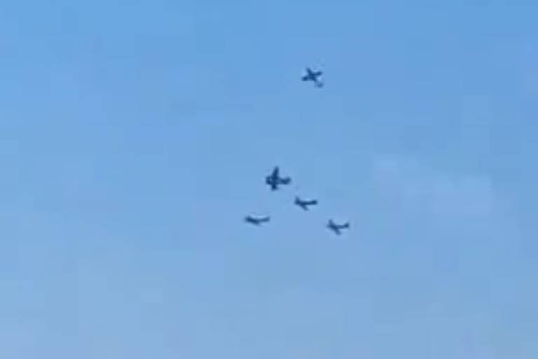 Vídeo: Piloto morre após colisão de aviões em Portugal -