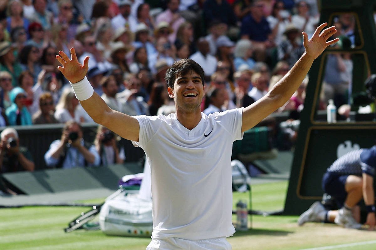 Alcaraz derrota Djokovic e conquista o bicampeonato em Wimbledon -