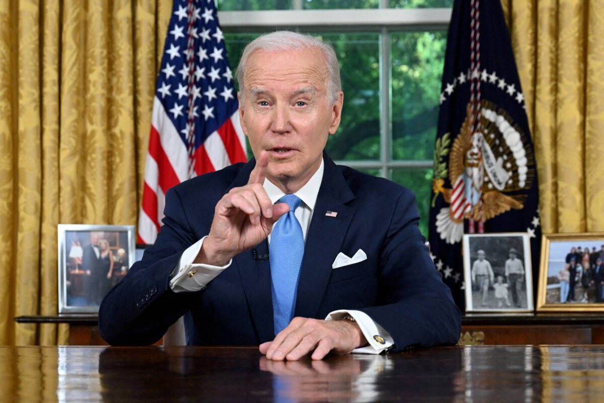 Biden: Democracia é mais importante que cargo - 24/07/2024 -
