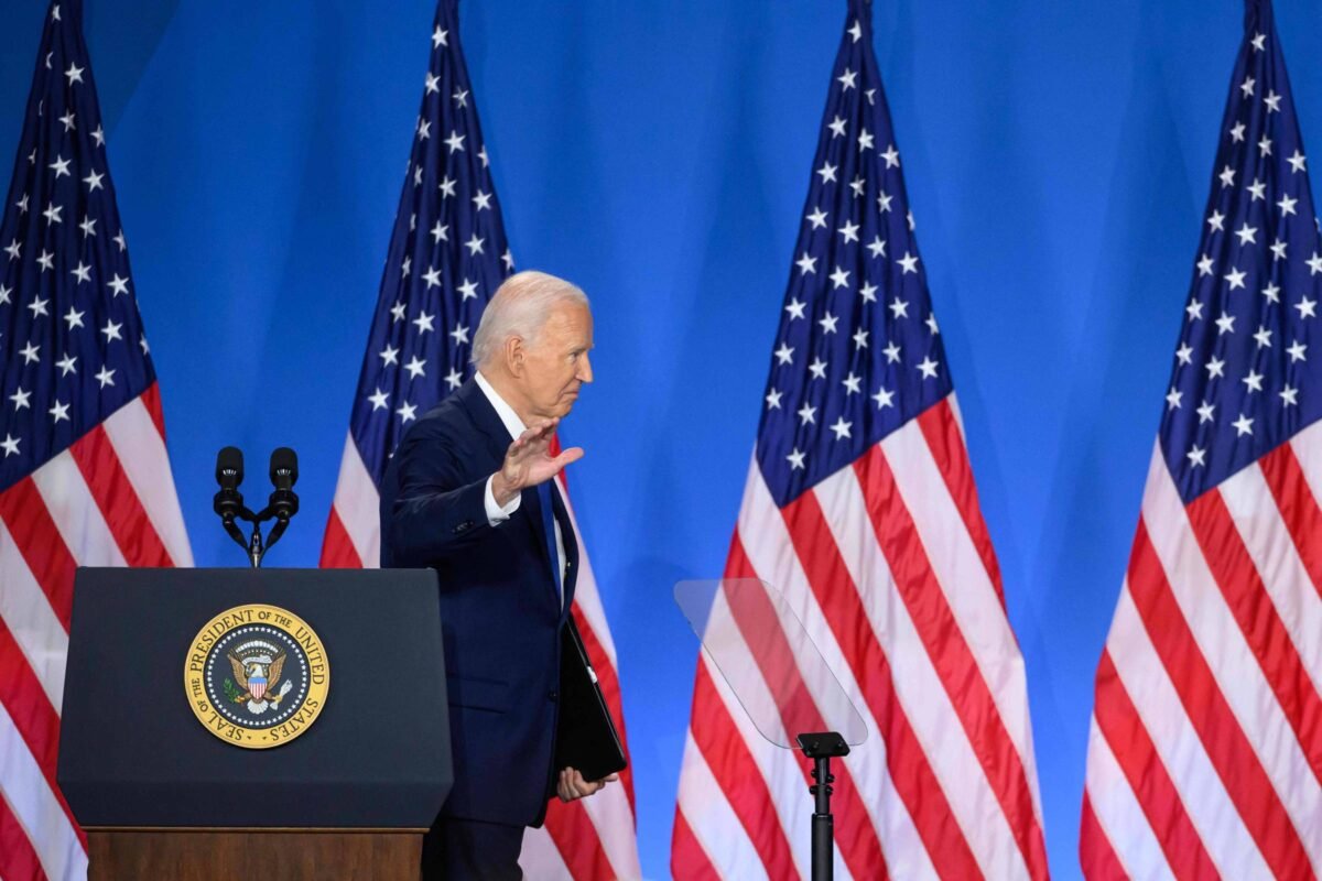 Biden adota 'anyway' para superar confusão e pressão - 12/07/2024
