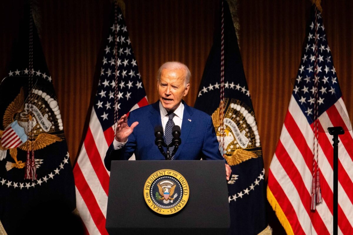 Biden propõe fim de cargo vitalício para Suprema Corte -