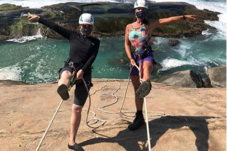 Cacia dança, escala e vive intensamente aos 82 anos -