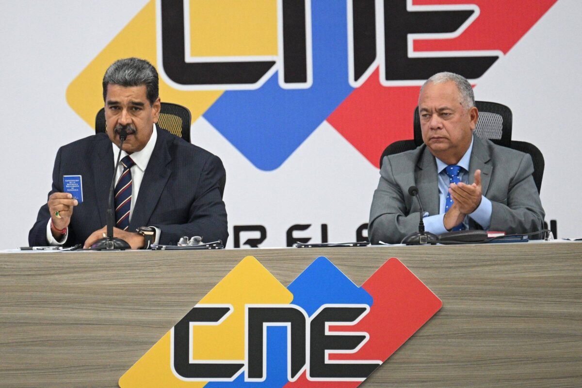 Carter Center pede divulgação de atas das mesas eleitorais na