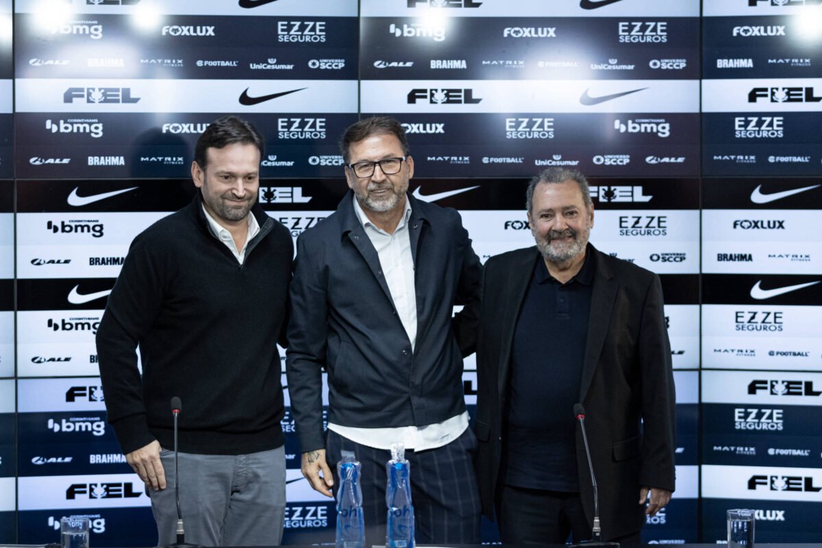 Corinthians pode liderar futebol brasileiro, diz CEO - 03/07/2024 -