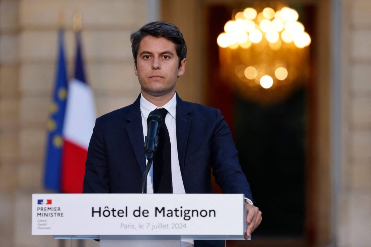 Emmanuel Macron mantém premiê no cargo até as Olimpíadas -