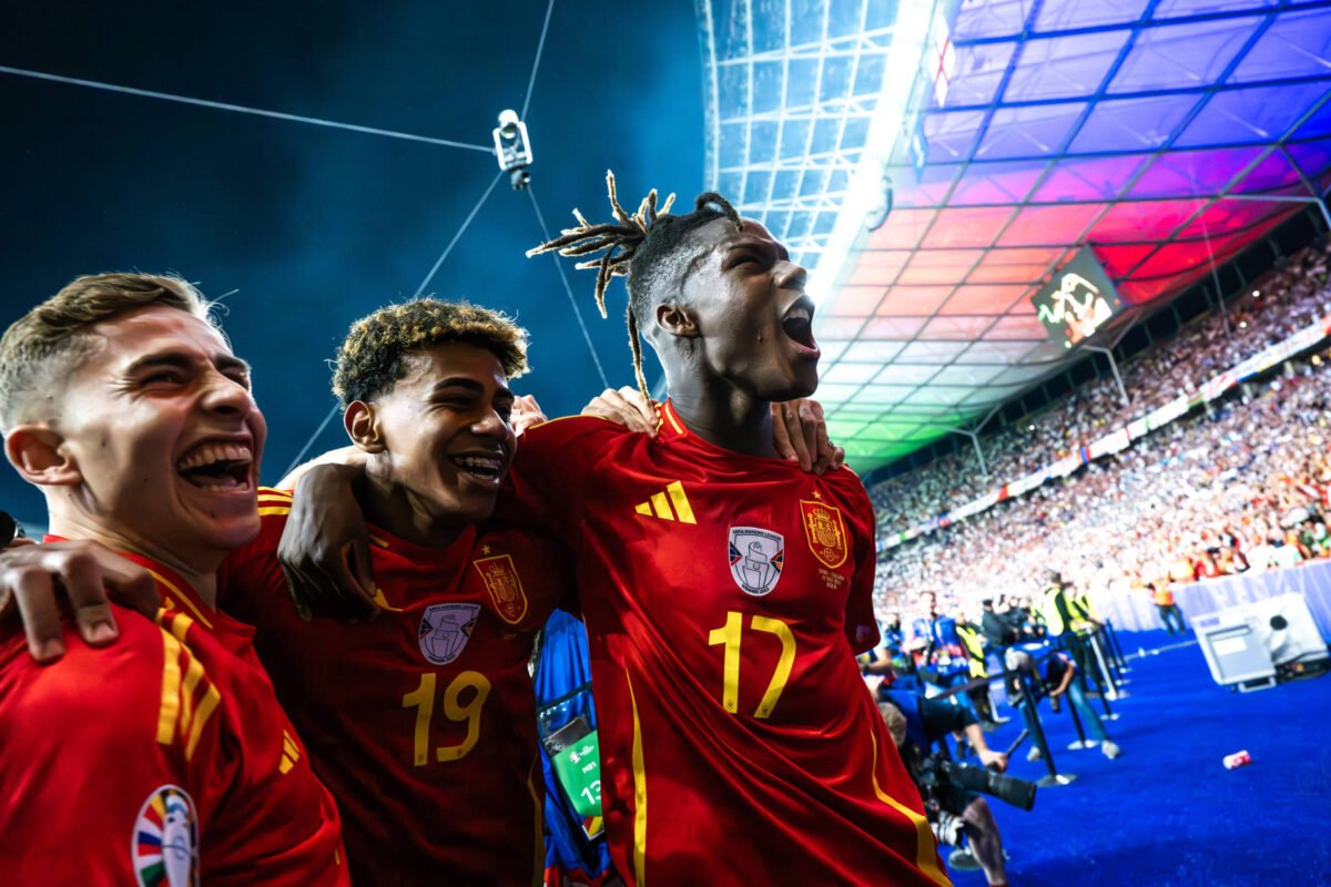 Euro: Espanha campeã reforça debate de racismo no futebol -