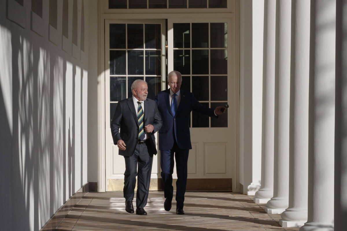 Governo espera que desistência de Biden mude eleição EUA -