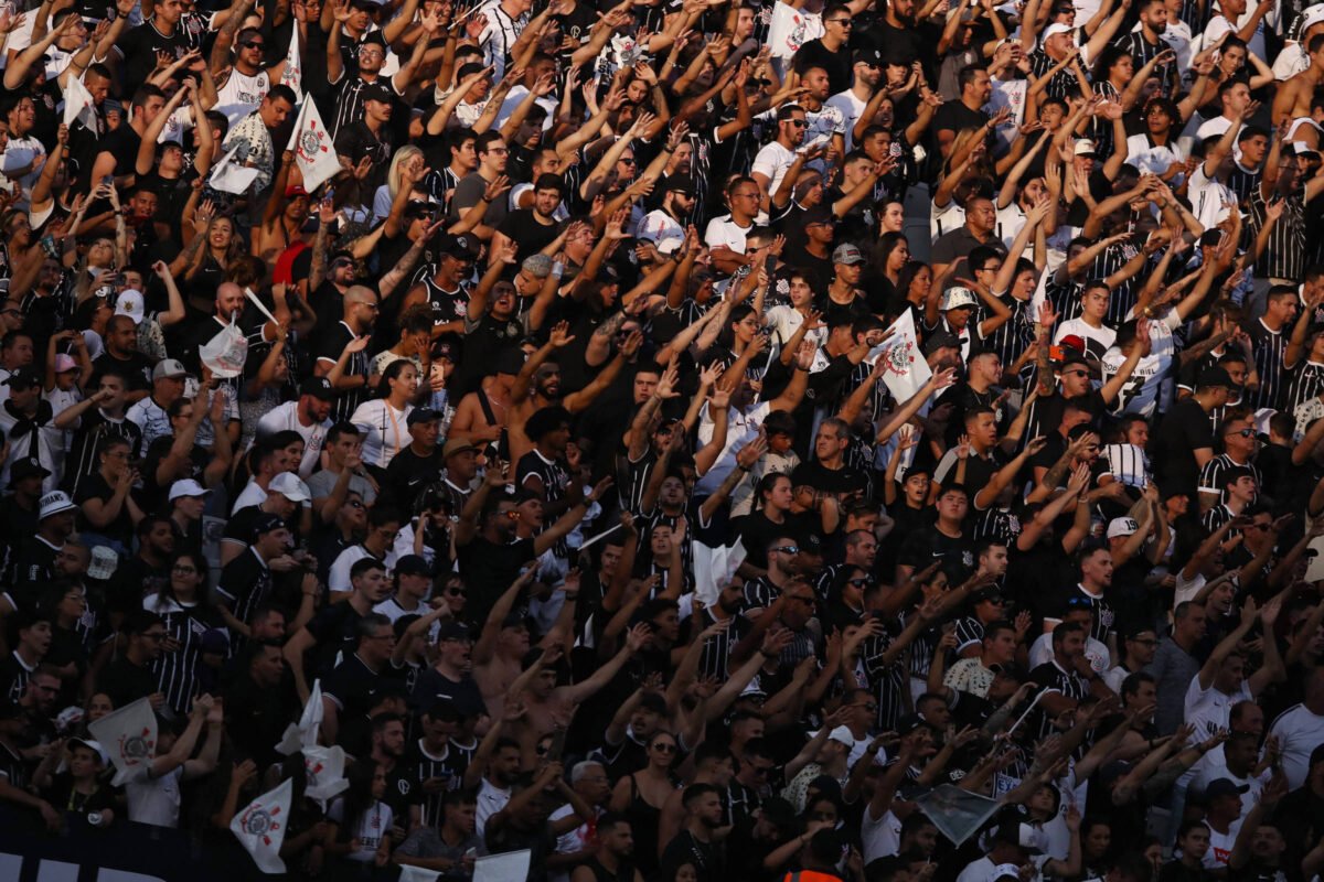 Grupo de investidores quer pagar dívida do Corinthians - 13/07/2024