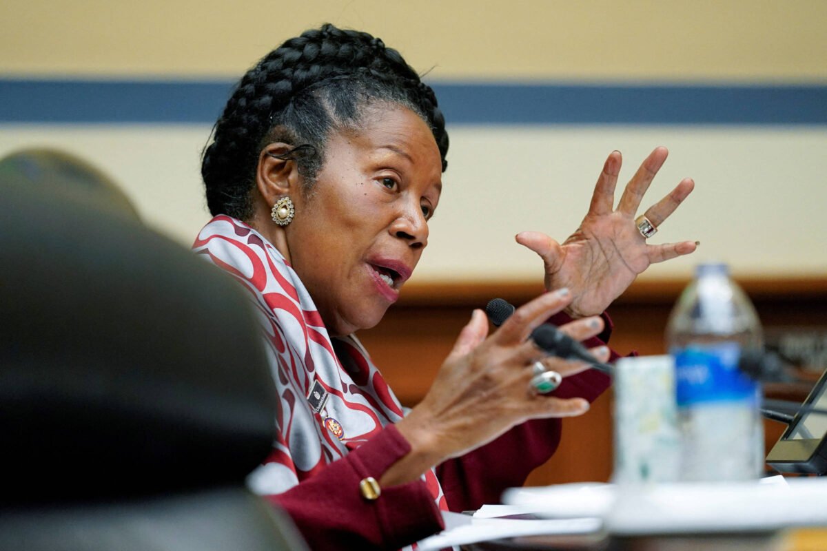 Morre a deputada democrata Sheila Jackson Lee, aos 74 -