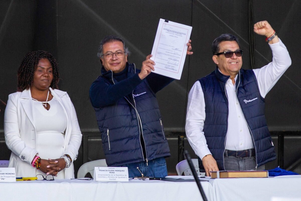 Petro sanciona reforma da Previdência na Colômbia - 16/07/2024 -