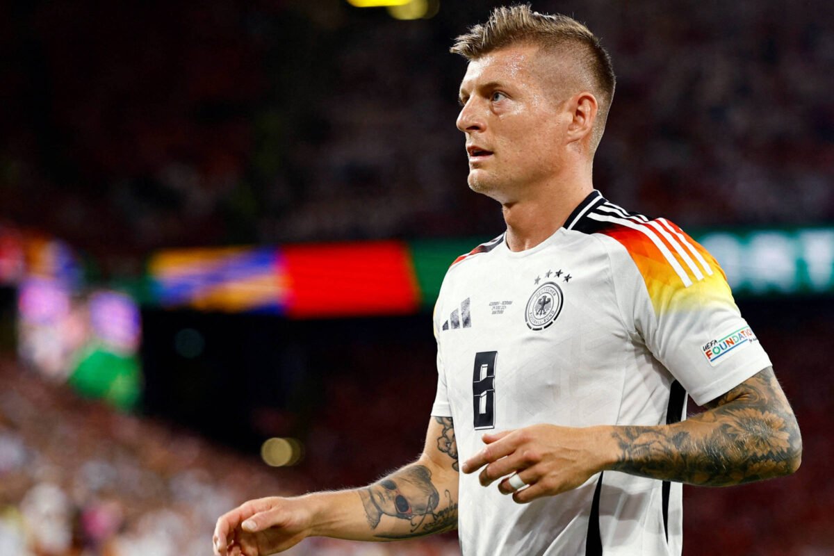 Quanto empresas pagam por camisa das seleções - 03/07/2024 -