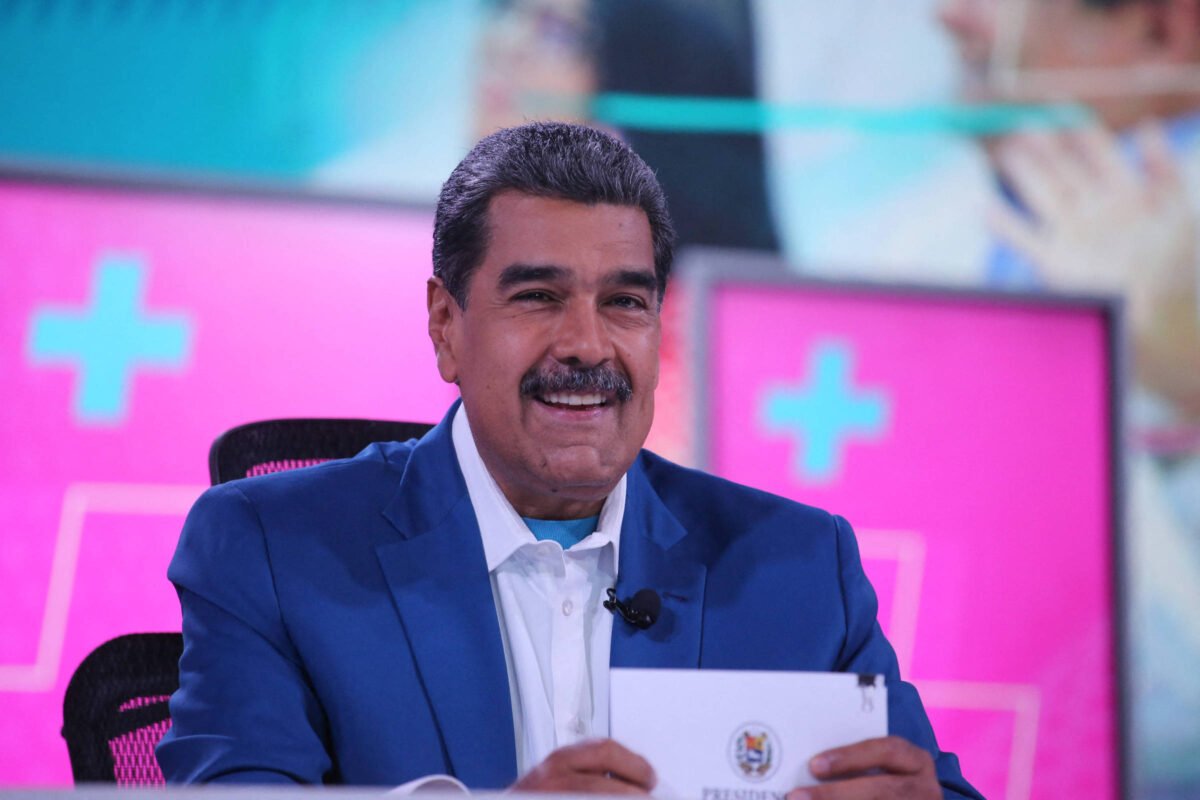 Regime da Venezuela convida 2 técnicos do TSE para eleição