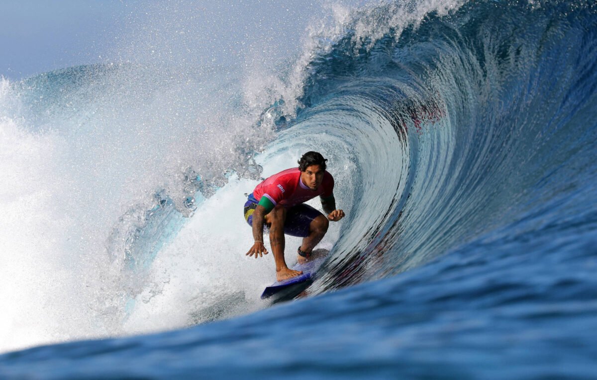 Surfe: Medina e Chumbinho vão às oitavas das Olimpíadas -