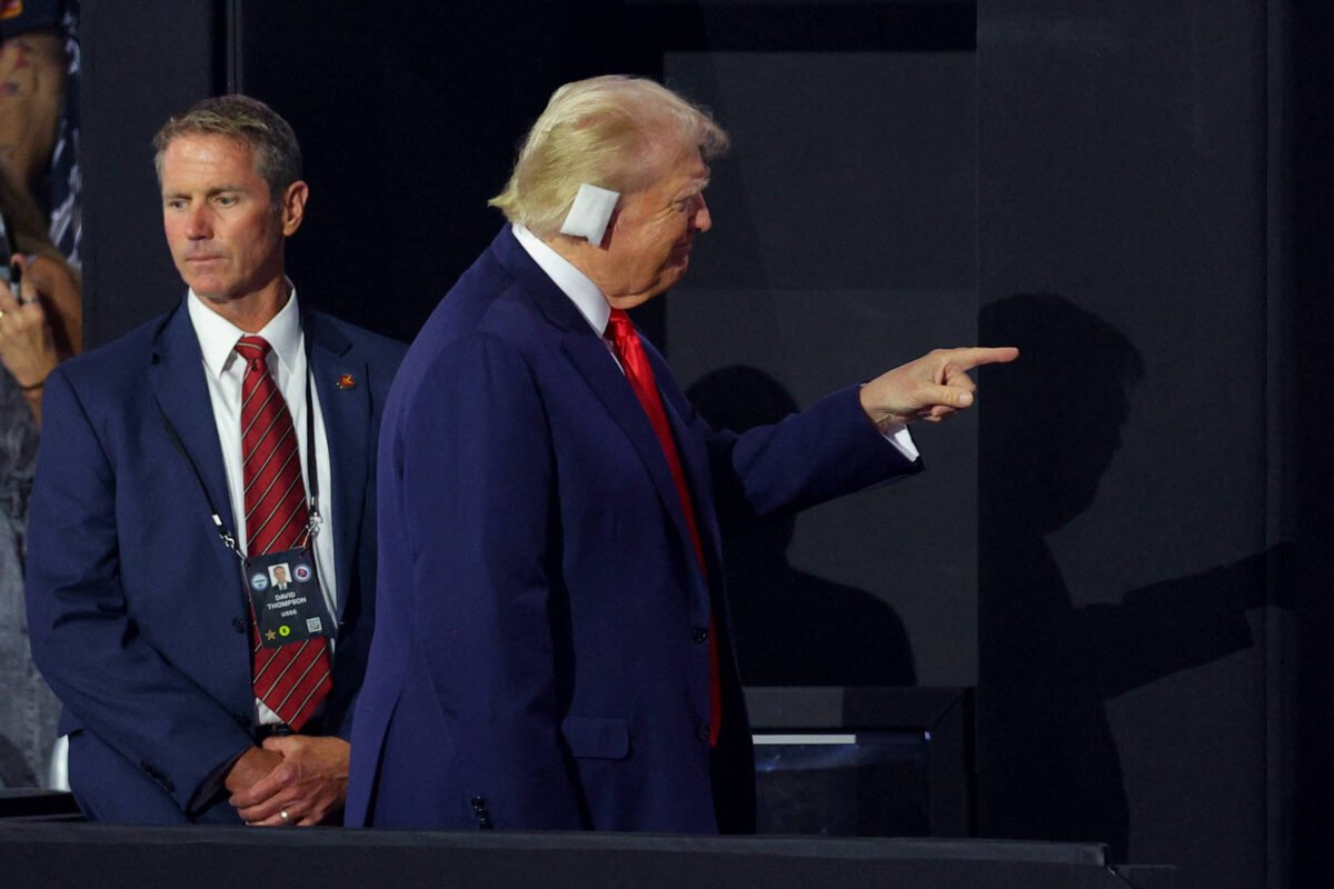 Trump faz primeira aparição após atentado - 15/07/2024 - Mundo