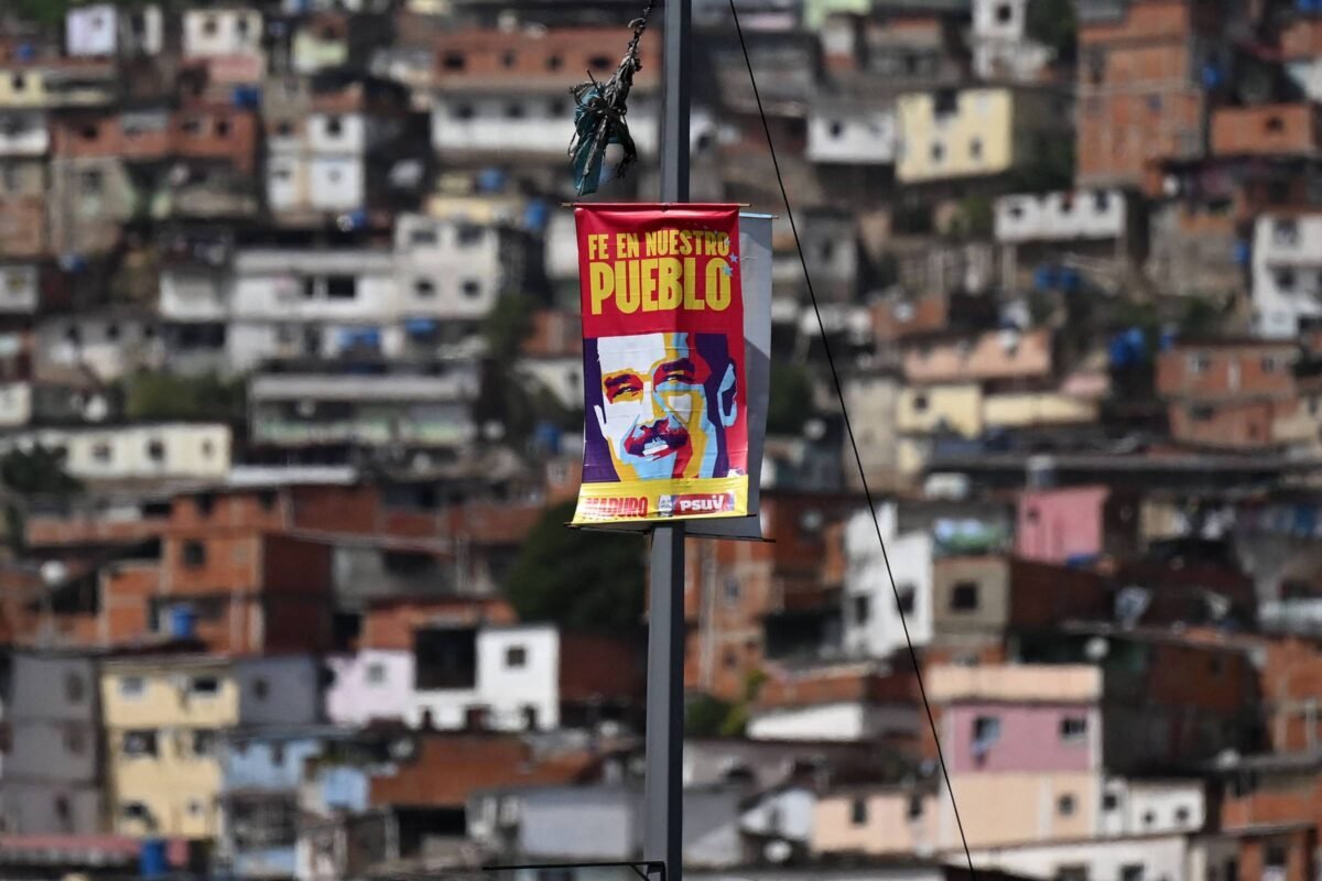 Venezuela: Maduro busca eleitor jovem em pleito de domingo -