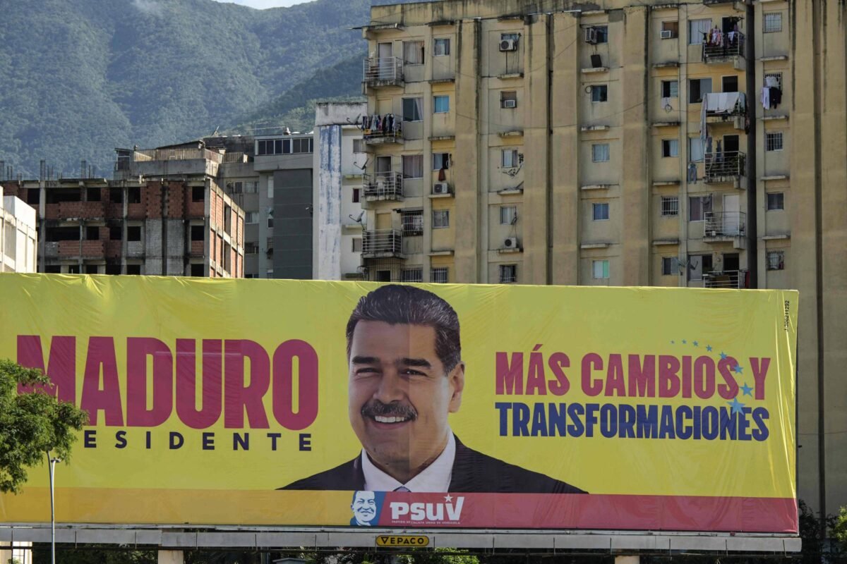 Venezuela: 'Sou a garantia de paz', diz Maduro na TV