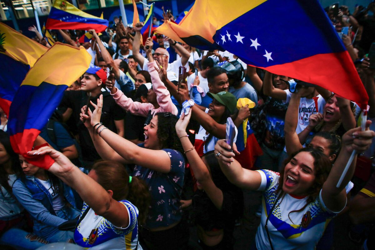 Venezuelanos no Brasil anunciam atos pró-oposição - 27/07/2024 - Mundo