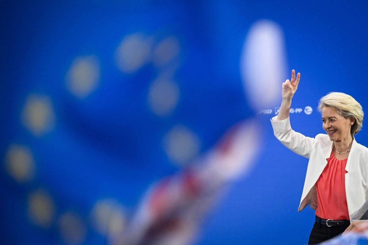 Von der Leyen precisa conter dissidências para reeleição - 17/07/2024