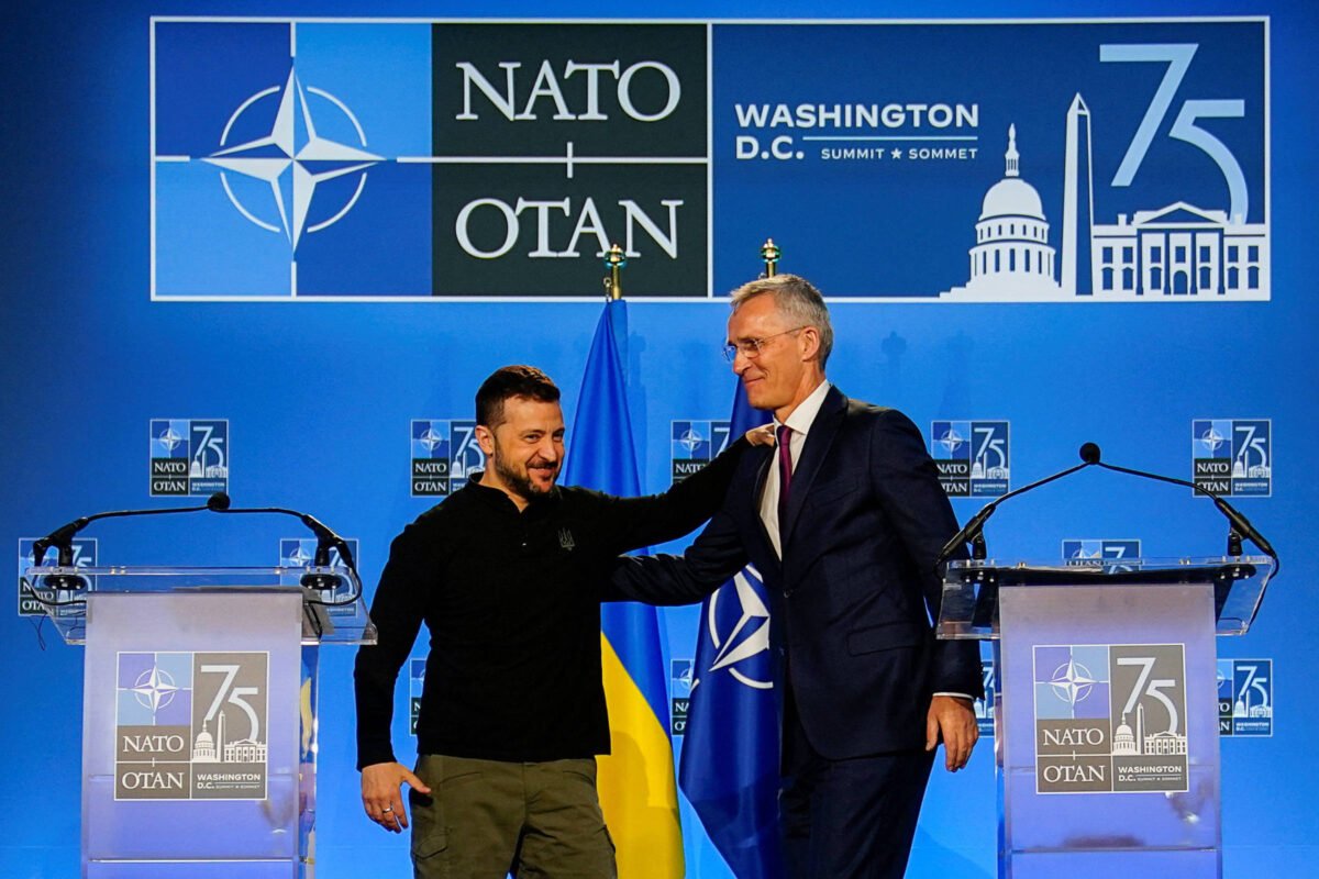 Zelenski pede fim de limitação ao uso de armas à