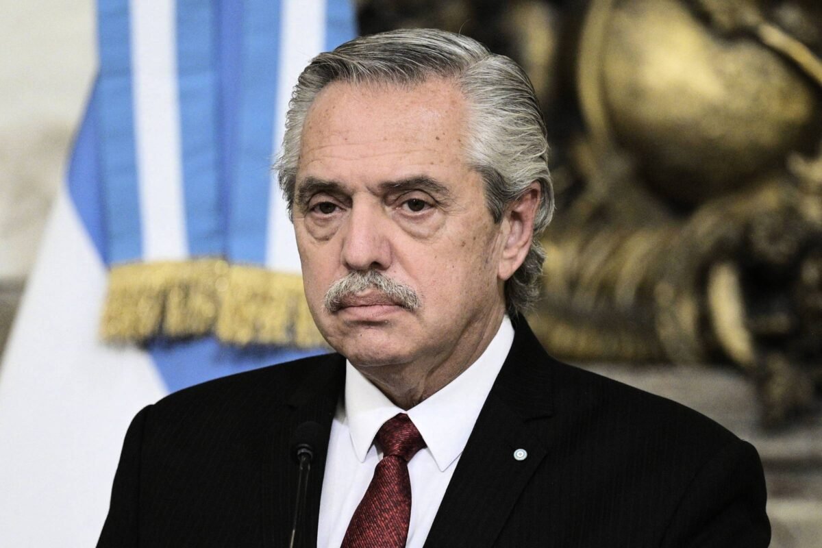 Argentina: Escândalos de peronistas fortalecem Milei - 15/08/2024 - Mundo