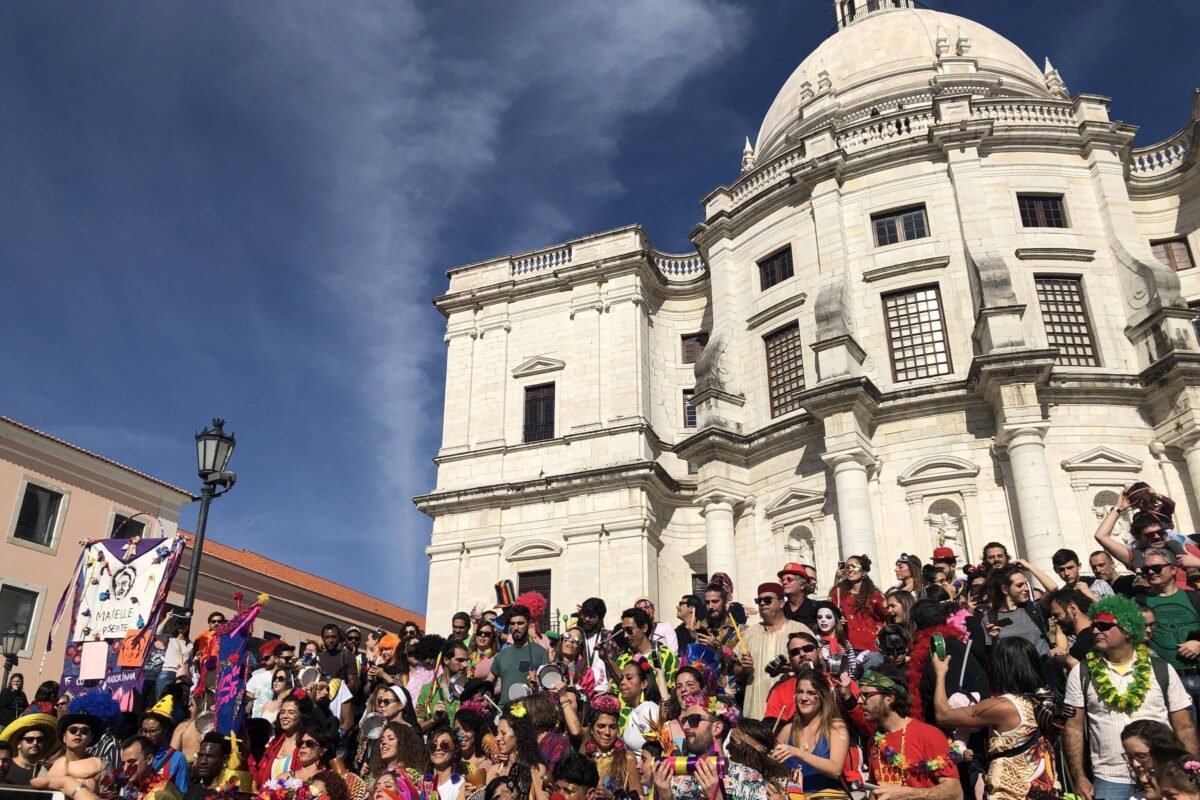 Blocos de carnaval negociam desfiles de 2025 em Lisboa -