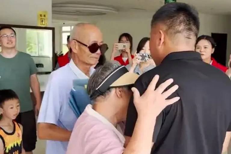 Chinês sequestrado ao nascer encontra família após 37 anos -