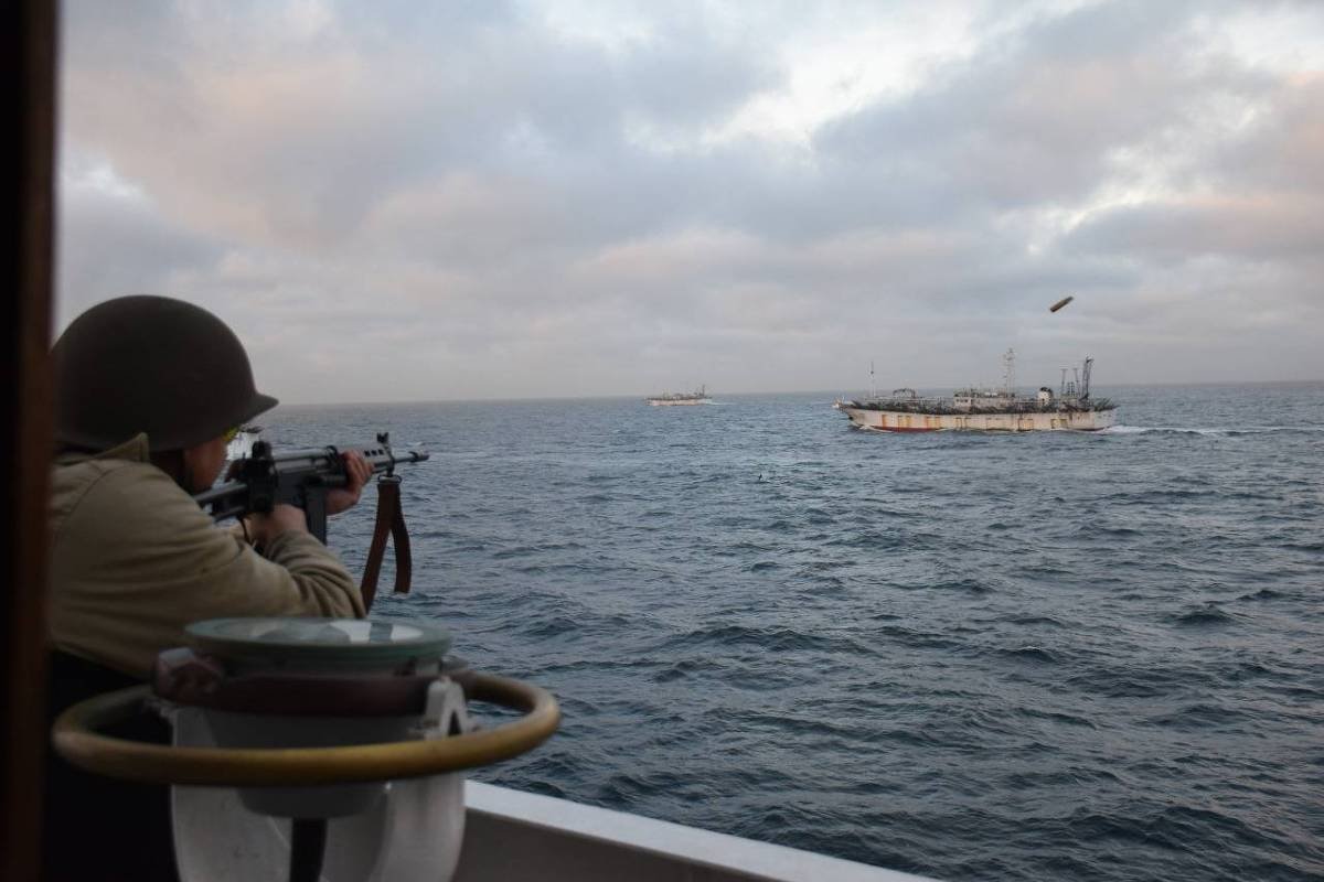 Como a China usa 'flagging in' para controlar pesca global